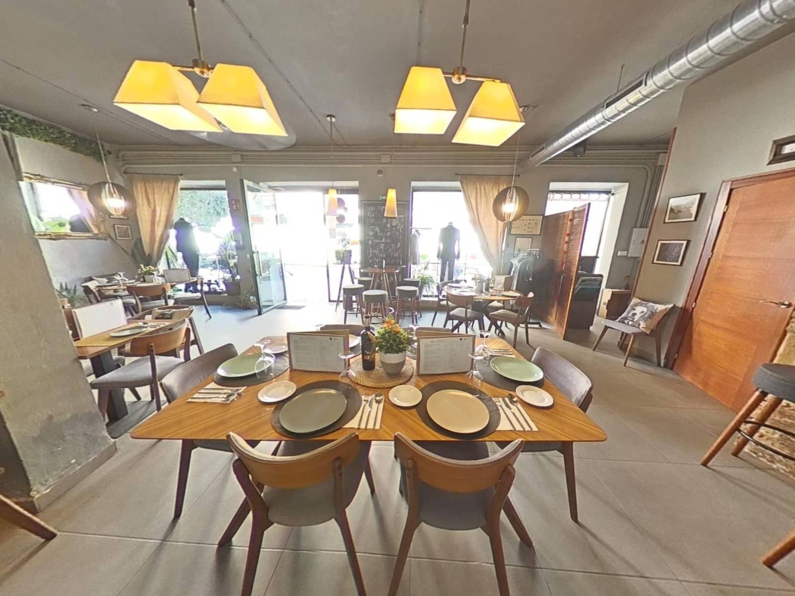 Yritys vuokrattavana paikassa Cordoba kaupunki - 800 € (Ref: 9901508)