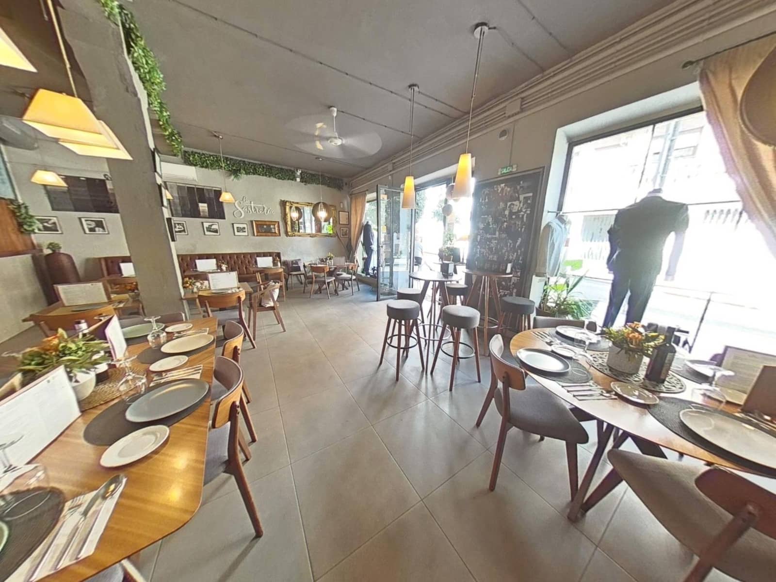 Yritys vuokrattavana paikassa Cordoba kaupunki - 800 € (Ref: 9901508)
