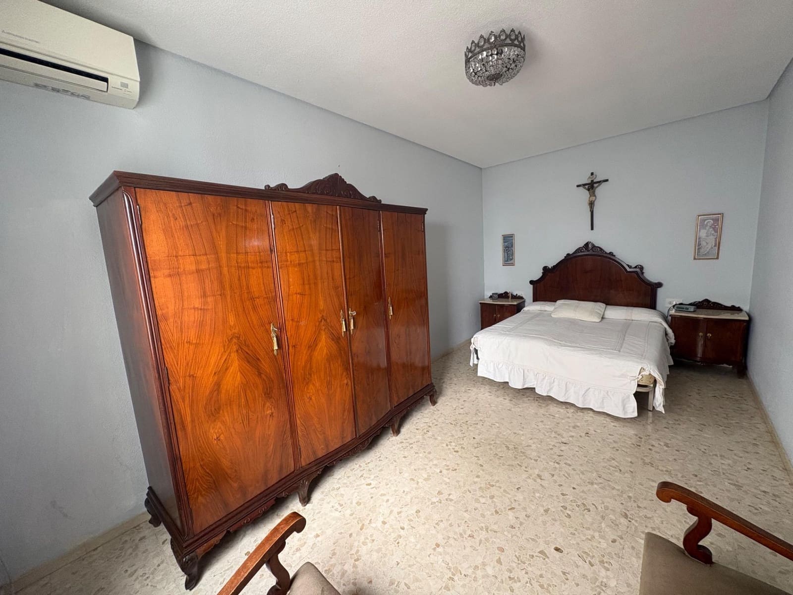 6 bedroom Flat for sale in Cordoba city with garage - € 385,000 (Ref: 9901509)