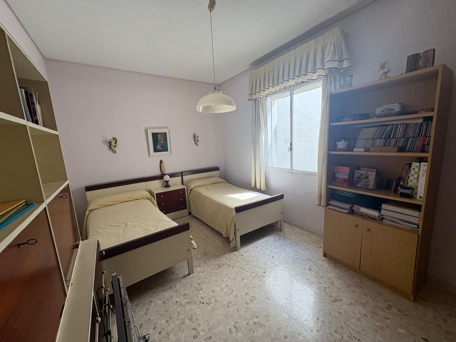 6 bedroom Flat for sale in Cordoba city with garage - € 385,000 (Ref: 9901509)