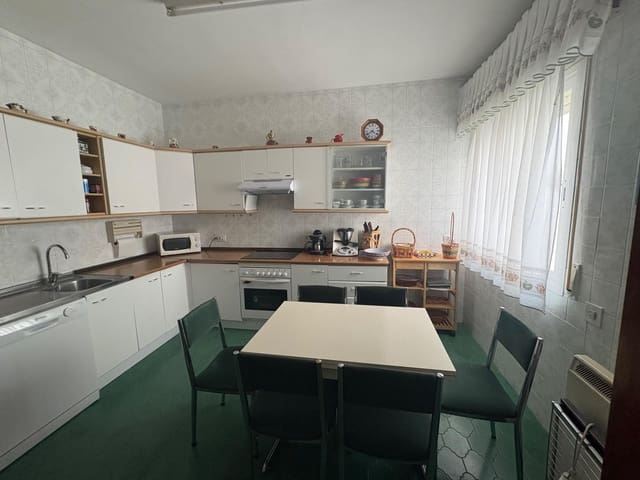 6 soveværelse Lejlighed til salg i Centro, Córdoba by med garage - € 385.000 (Ref: 9901509)