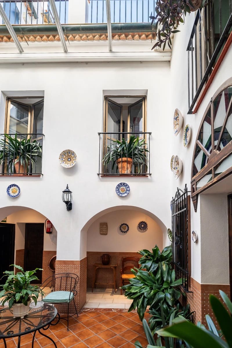13 sovrum Hotell till salu i Cordoba stad med garage - 748 000 € (Ref: 9901511)