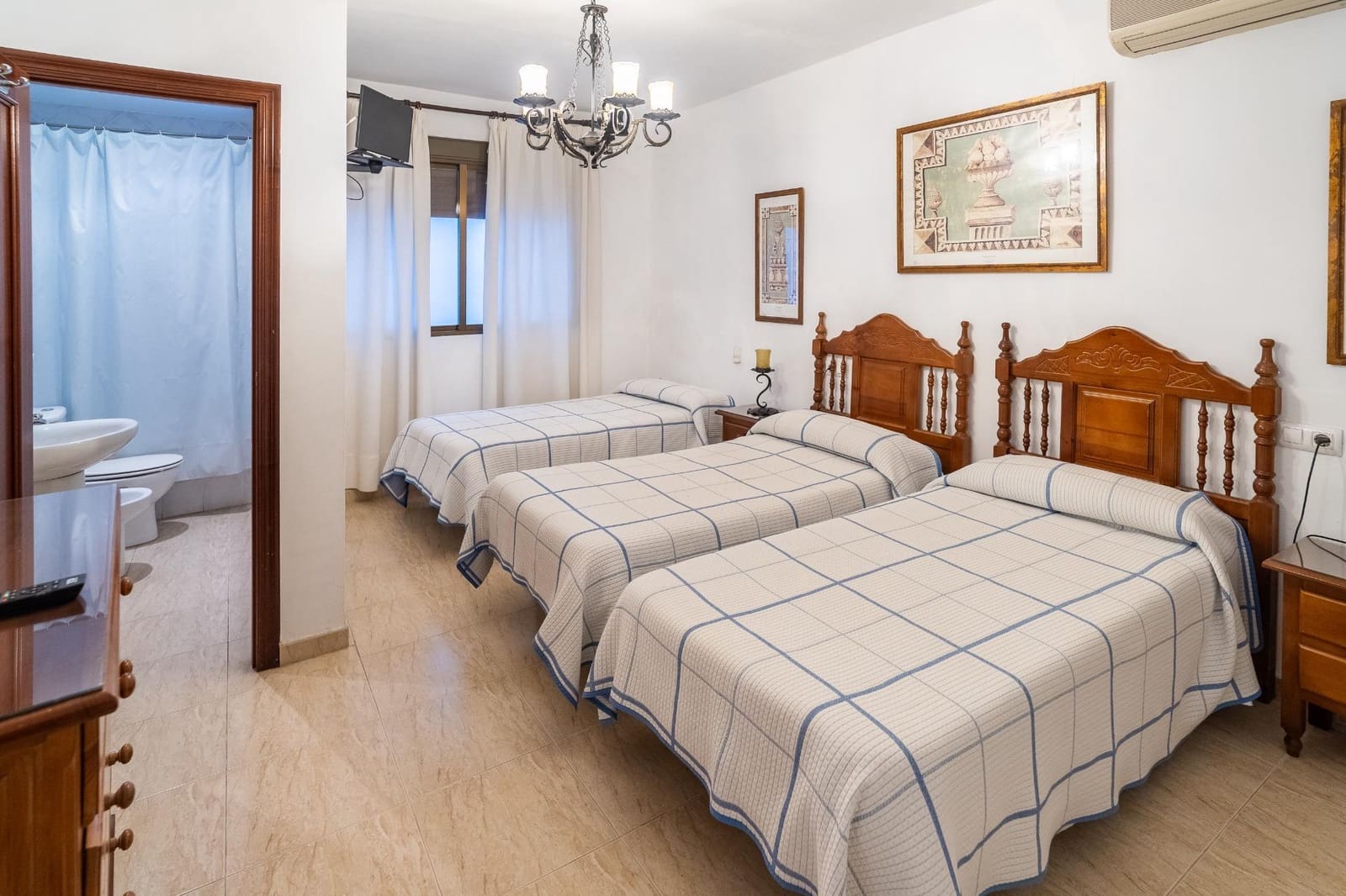 13 sovrum Hotell till salu i Cordoba stad med garage - 748 000 € (Ref: 9901511)