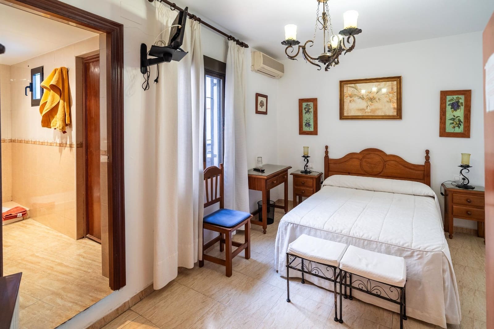 13 sovrum Hotell till salu i Cordoba stad med garage - 748 000 € (Ref: 9901511)