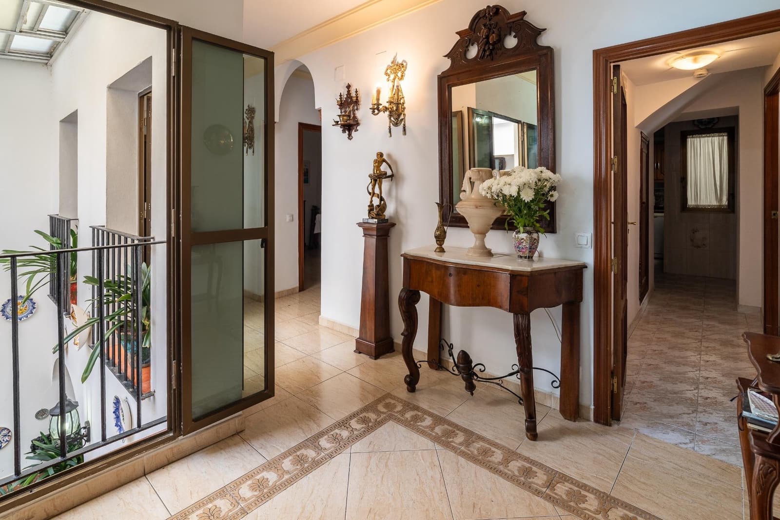 13 sovrum Hotell till salu i Cordoba stad med garage - 748 000 € (Ref: 9901511)