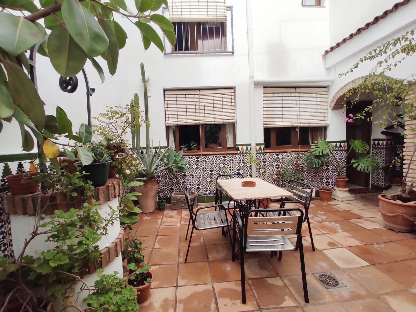 7 bedroom Townhouse for sale in Cordoba city - € 339,000 (Ref: 9901512)