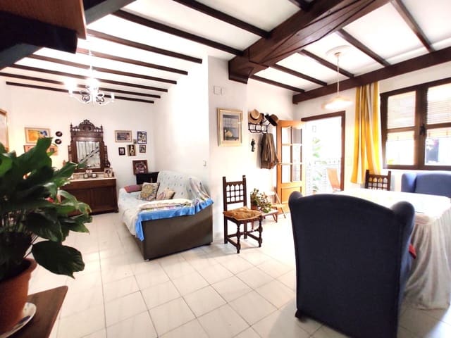 7 bedroom Townhouse for sale in Ollerías, Córdoba city - € 339,000 (Ref: 9901512)