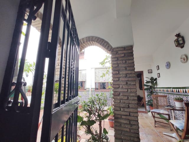 7 bedroom Townhouse for sale in Ollerías, Córdoba city - € 339,000 (Ref: 9901512)