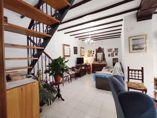 7 bedroom Townhouse for sale in Ollerías, Córdoba city - € 339,000 (Ref: 9901512)