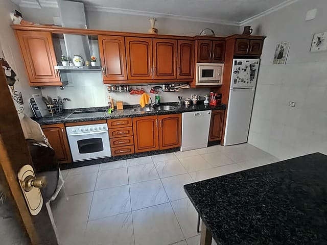 7 bedroom Townhouse for sale in Olivos Borrachos, Córdoba city - € 257,900 (Ref: 9901513)