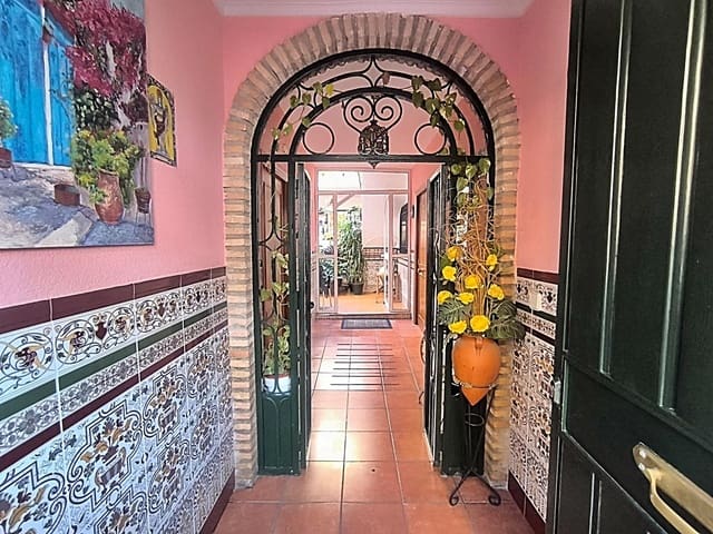 7 bedroom Townhouse for sale in Olivos Borrachos, Córdoba city - € 257,900 (Ref: 9901513)