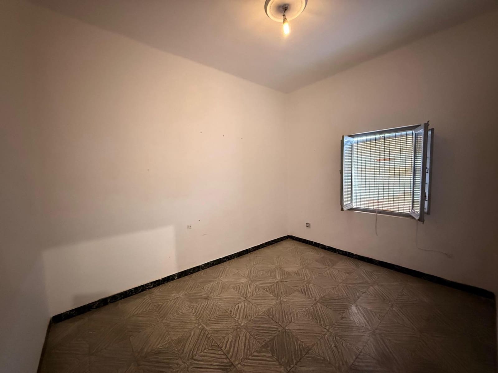 8 bedroom Townhouse for sale in Cordoba city with garage - € 360,500 (Ref: 9901514)