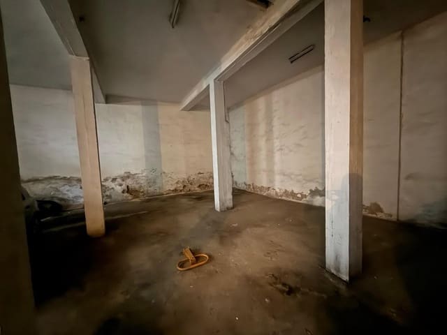 8 bedroom Townhouse for sale in San Lorenzo, Córdoba city with garage - € 360,500 (Ref: 9901514)