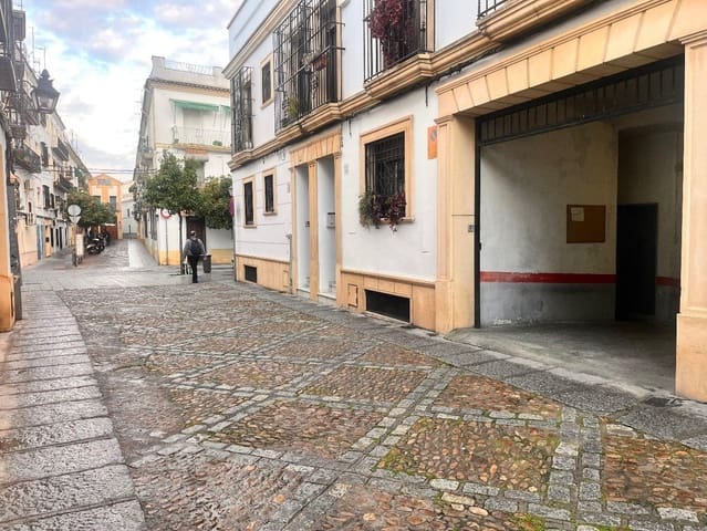 Garage till salu i Santa Marina, Córdoba stad - 21 000 € (Ref: 9901515)
