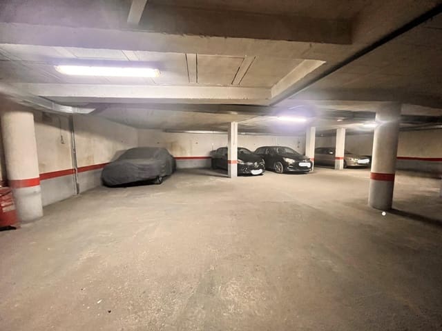 Garage till salu i Santa Marina, Córdoba stad - 21 000 € (Ref: 9901515)