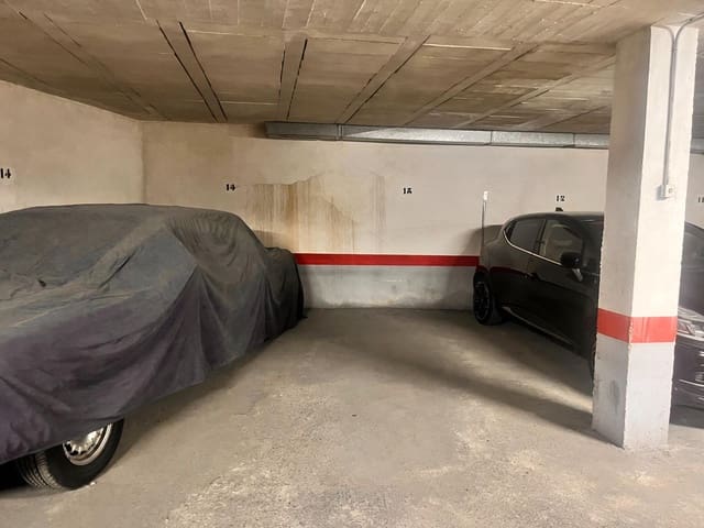 Garage till salu i Santa Marina, Córdoba stad - 21 000 € (Ref: 9901515)