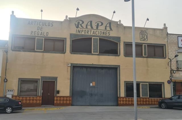 Business for sale in La Rambla - € 720,000 (Ref: 9901516)