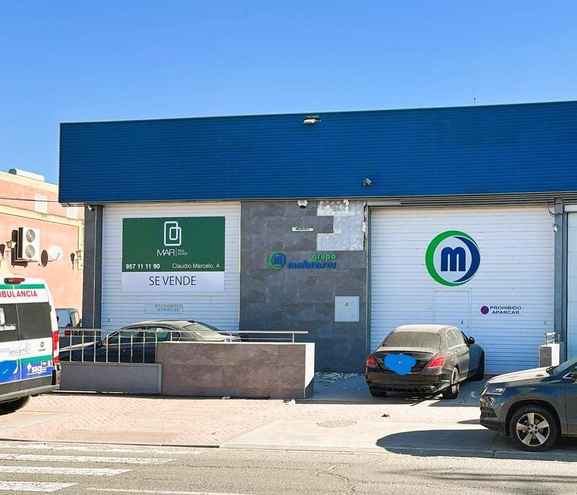 Business for sale in Cordoba city with garage - € 158,000 (Ref: 9901519)