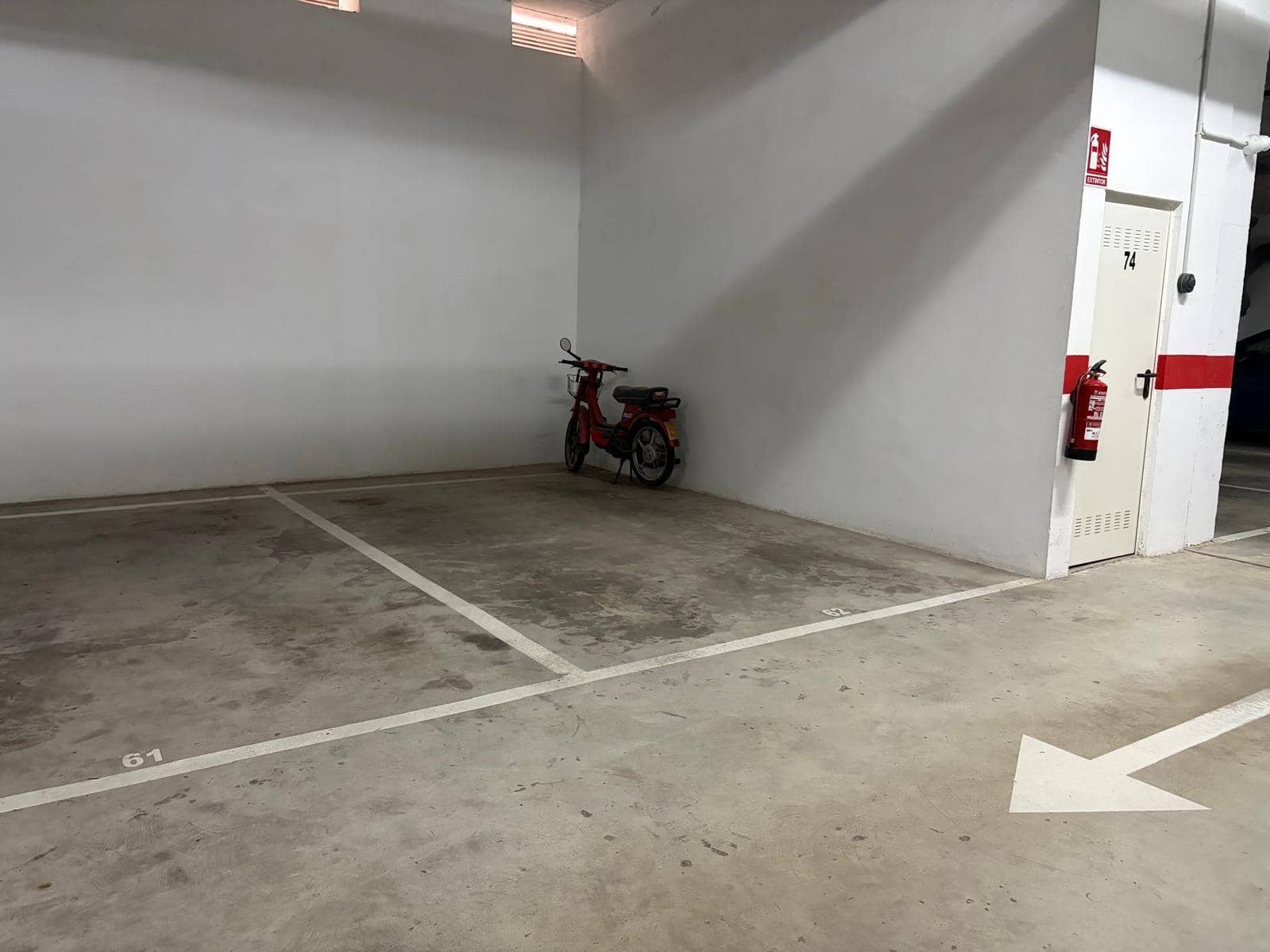 3 slaapkamer Flat te koop in Cordoba stad met zwembad garage - € 380.000 (Ref: 9901520)