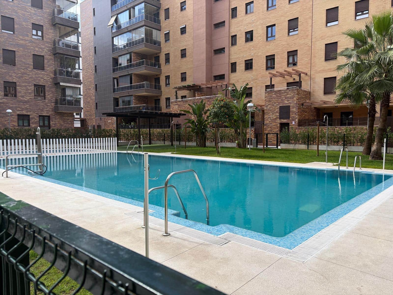 3 slaapkamer Flat te koop in Cordoba stad met zwembad garage - € 380.000 (Ref: 9901520)