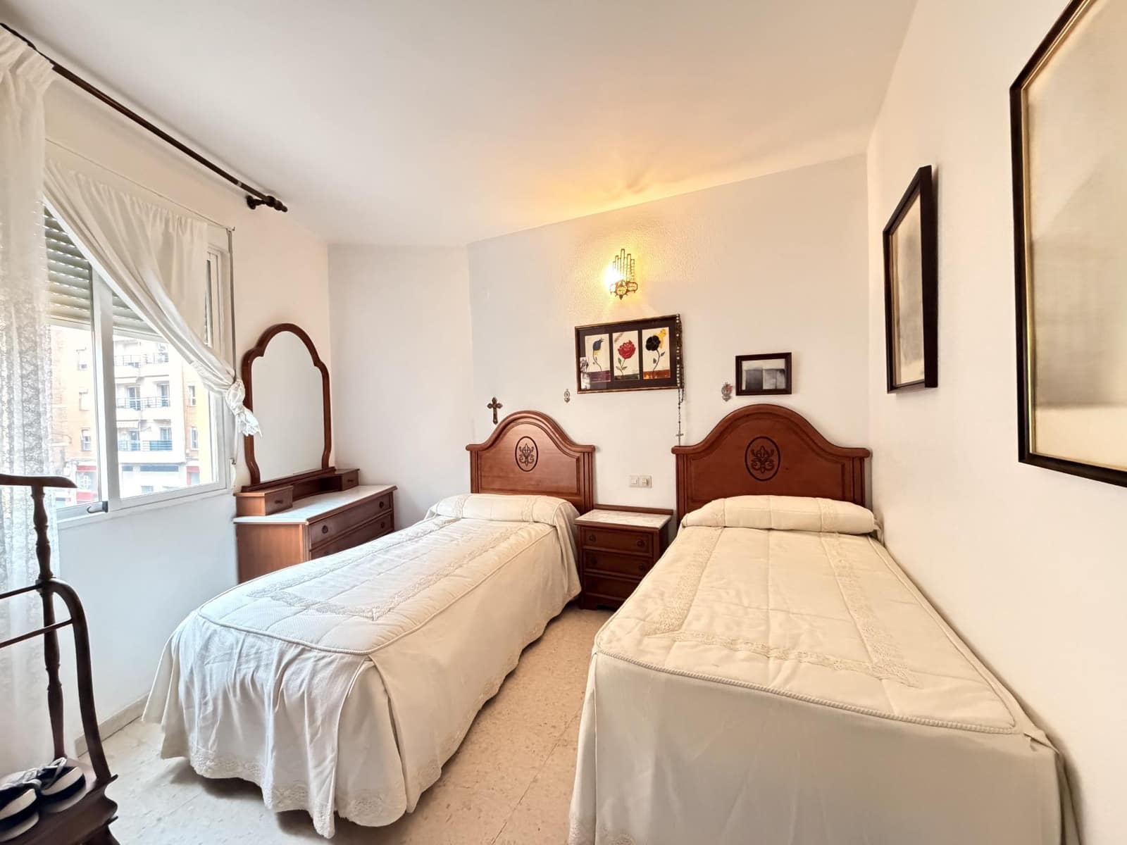 3 bedroom Flat for sale in Cordoba city with garage - € 229,900 (Ref: 9901521)