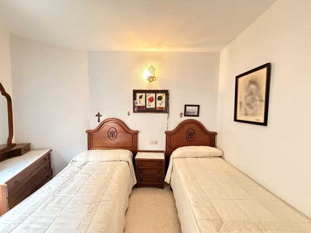 3 slaapkamer Flat te koop in Córdoba stad met garage - € 229.900 (Ref: 9901521)