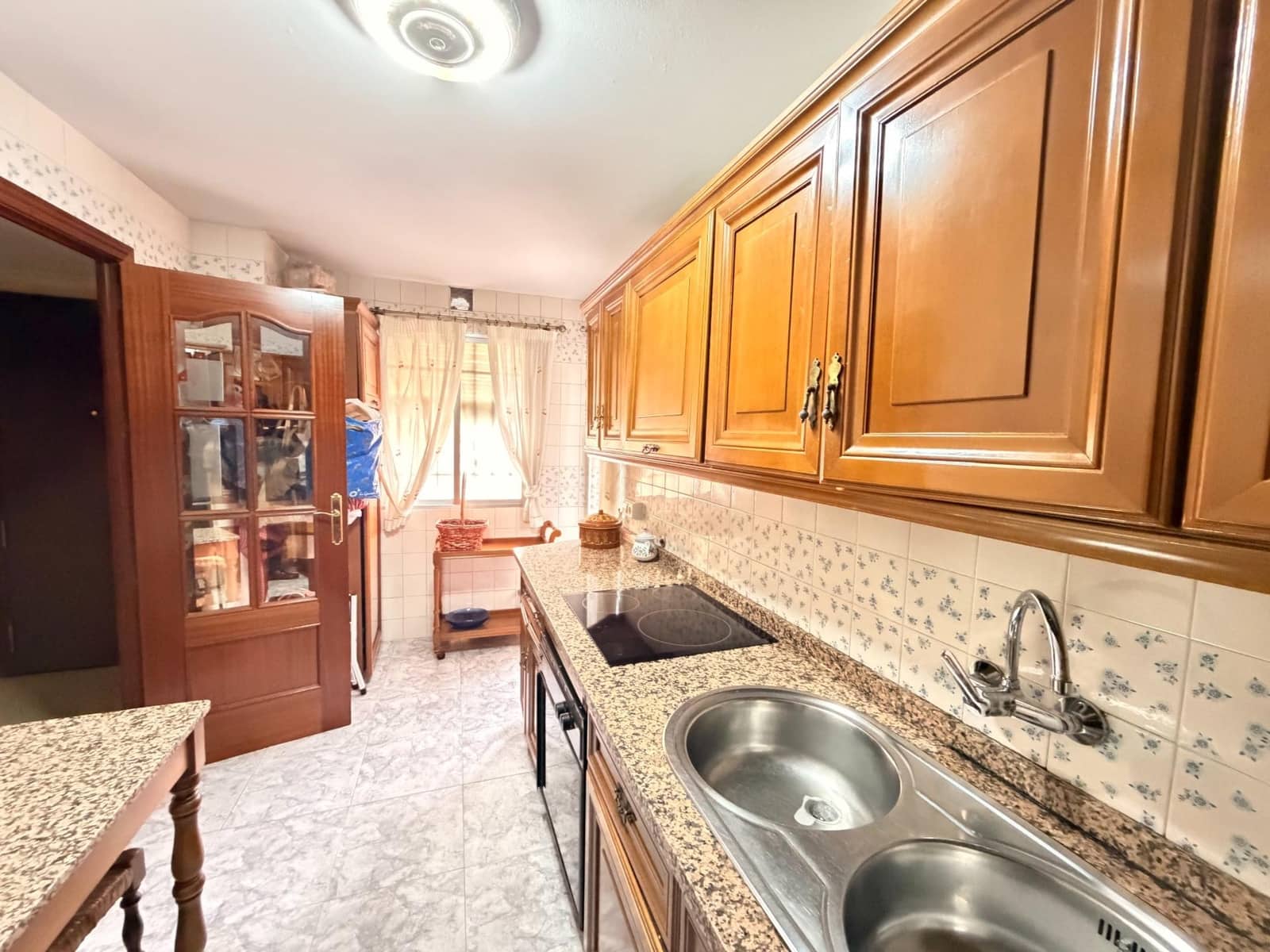3 bedroom Flat for sale in Cordoba city with garage - € 229,900 (Ref: 9901521)