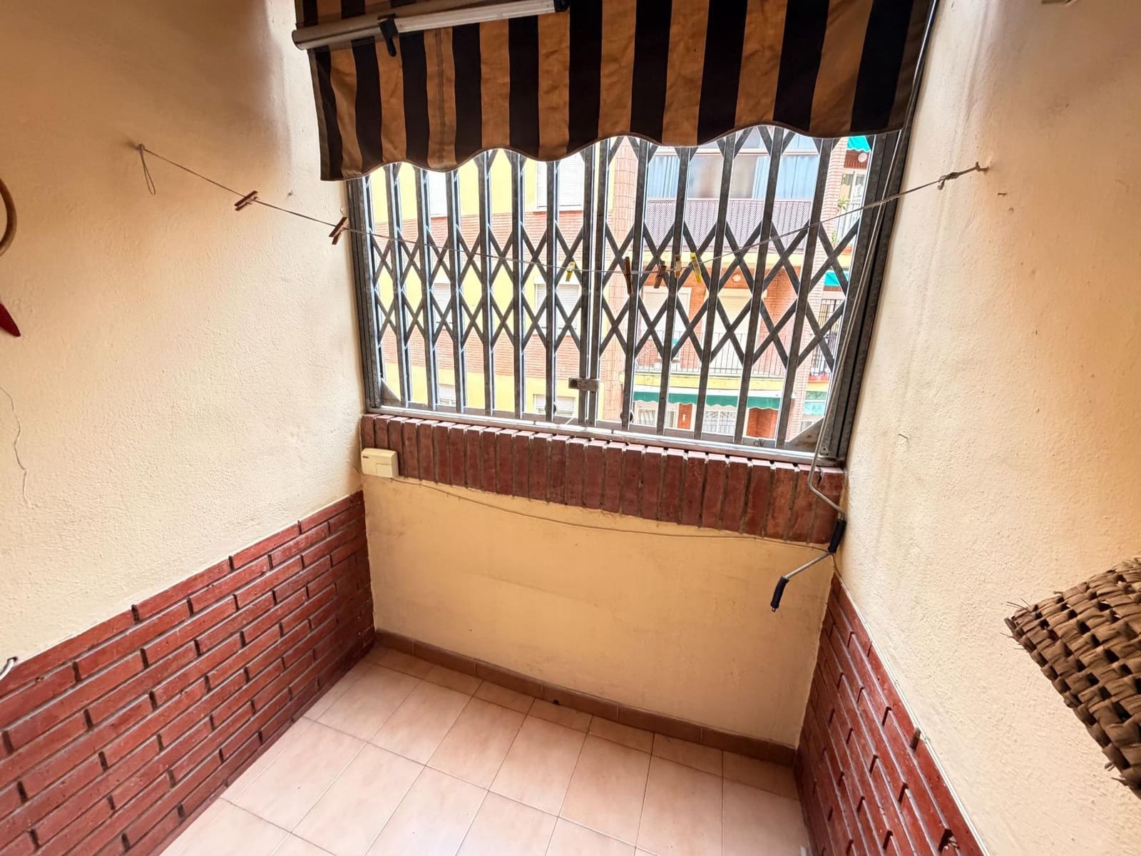 3 bedroom Flat for sale in Cordoba city with garage - € 229,900 (Ref: 9901521)