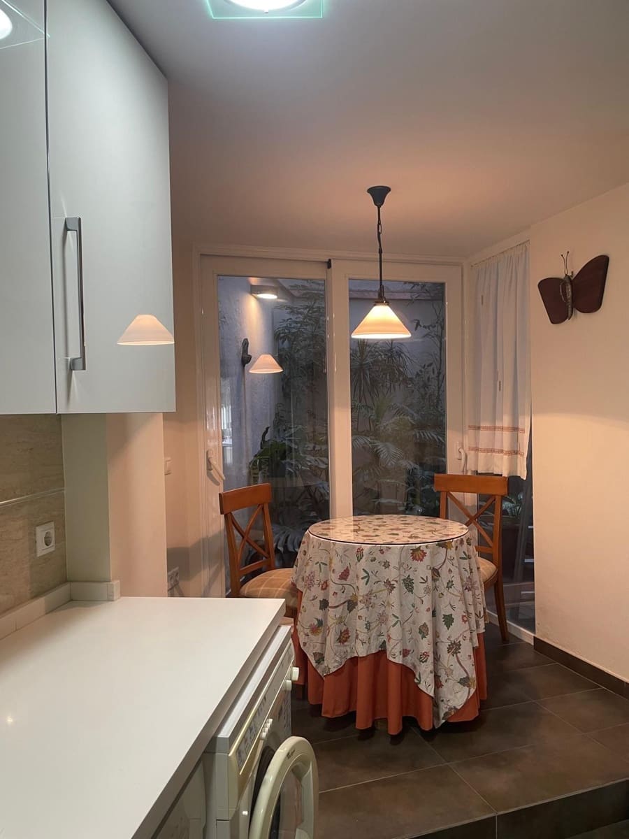 1 Zimmer Wohnung zu vermieten in Cordoba Stadt - 740 € (Ref: 9901522)