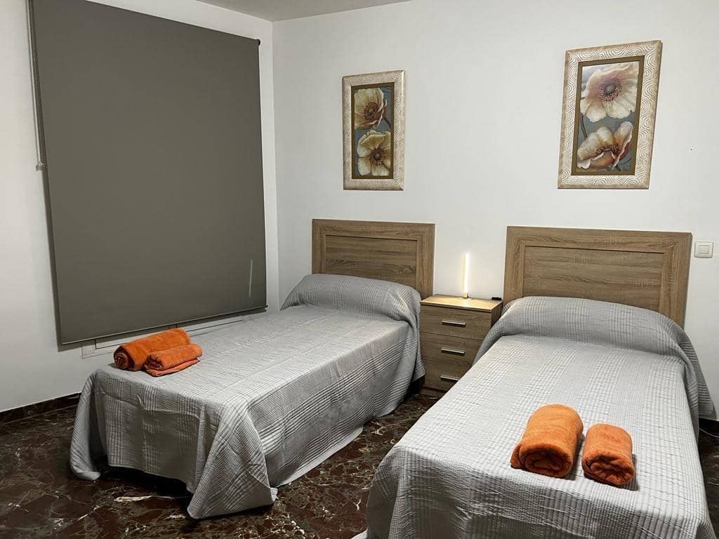 4 bedroom Apartment for sale in Cordoba city - € 199,999 (Ref: 9901525)