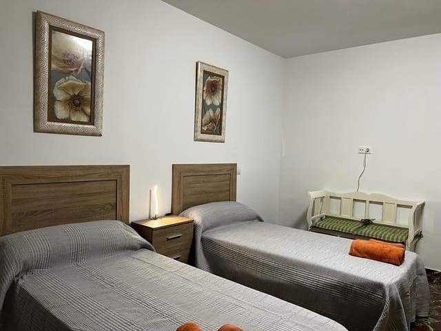 4 bedroom Apartment for sale in Centro, Córdoba city - € 199,999 (Ref: 9901525)