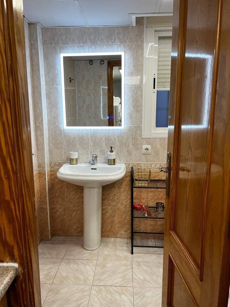 4 bedroom Apartment for sale in Cordoba city - € 199,999 (Ref: 9901525)