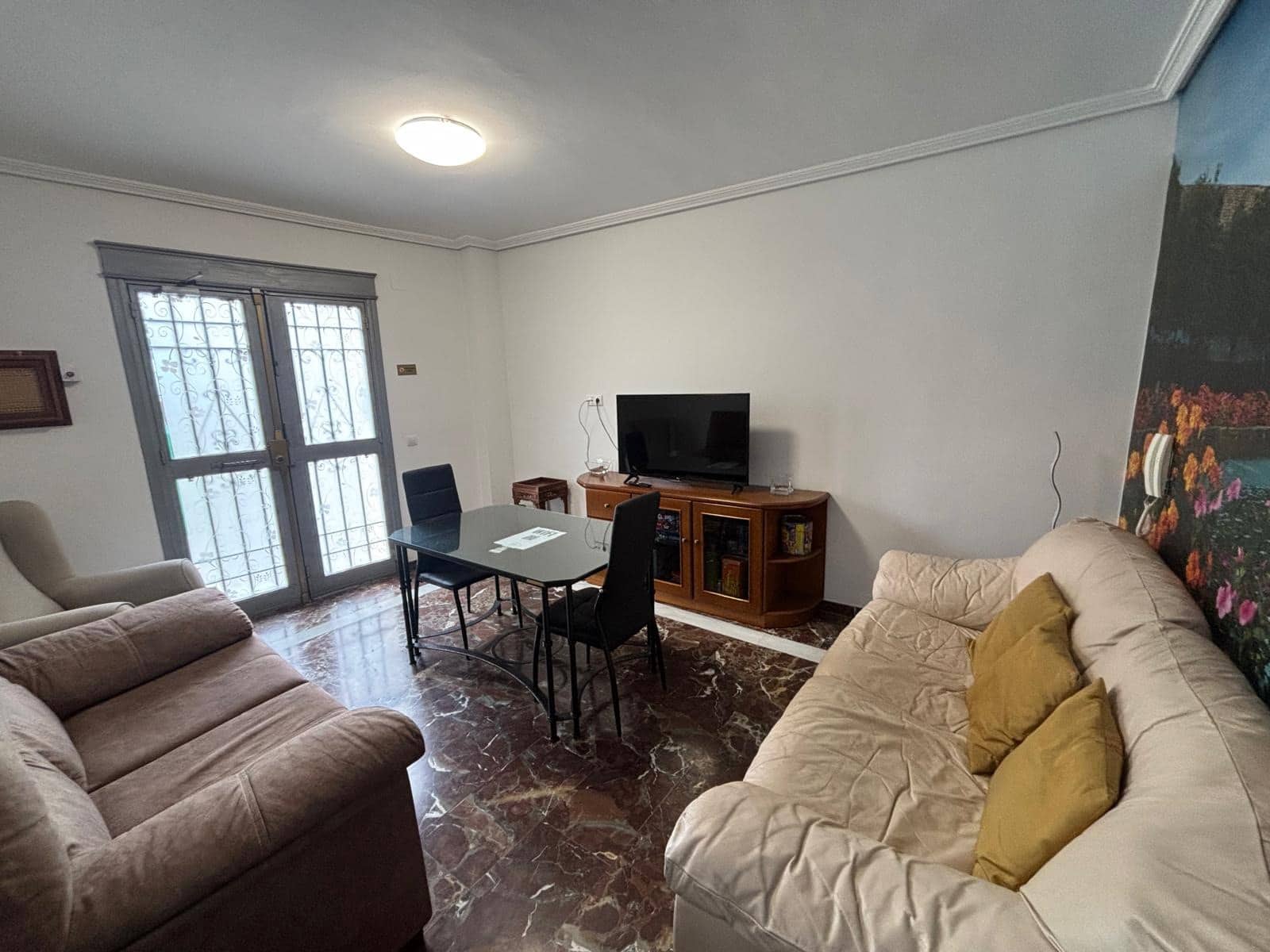4 bedroom Apartment for sale in Cordoba city - € 199,999 (Ref: 9901525)