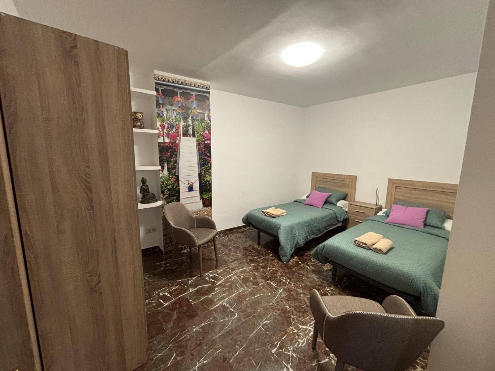 4 bedroom Apartment for sale in Cordoba city - € 199,999 (Ref: 9901525)