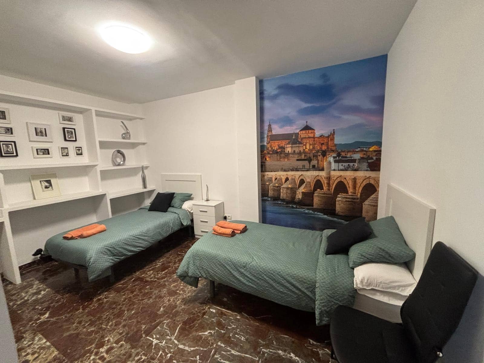4 bedroom Apartment for sale in Cordoba city - € 199,999 (Ref: 9901525)