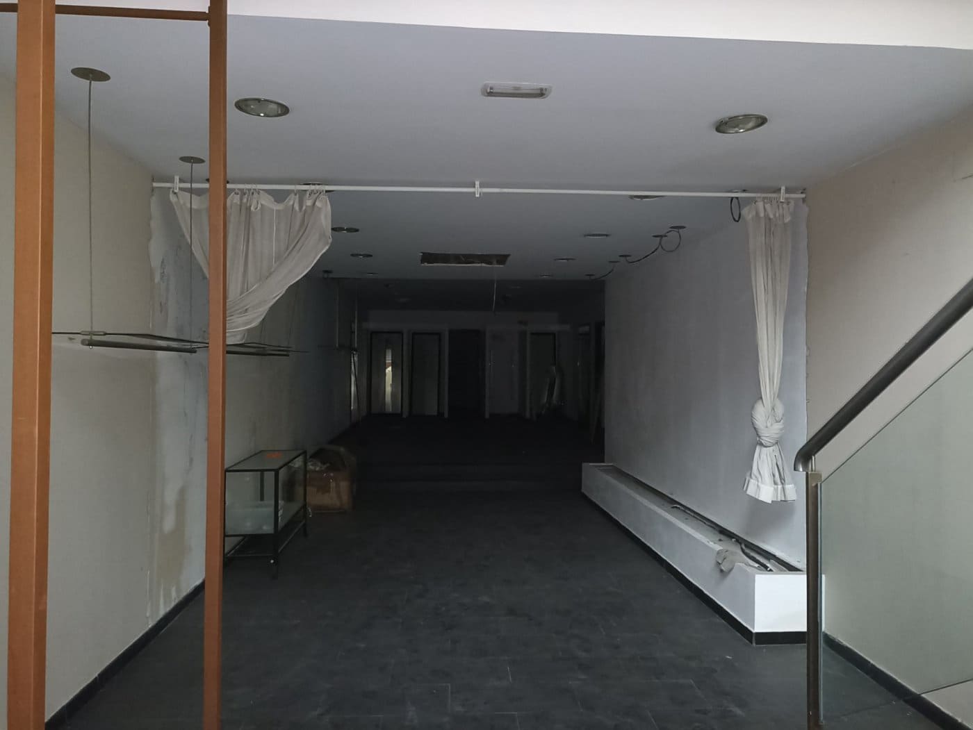Commercial for sale in Cordoba city - € 432,600 (Ref: 9901532)
