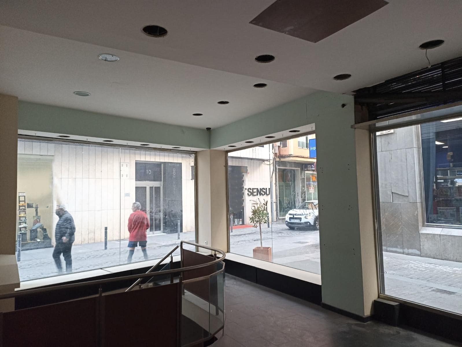 Commercial for sale in Cordoba city - € 432,600 (Ref: 9901532)