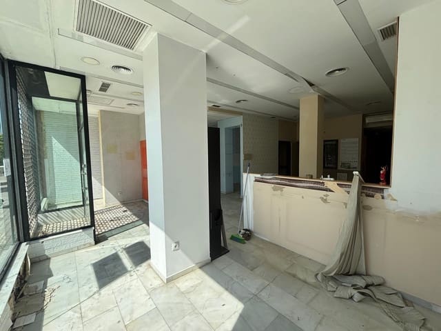 3 bedroom Commercial for sale in Arruzafilla, Córdoba city - € 299,999 (Ref: 9901533)