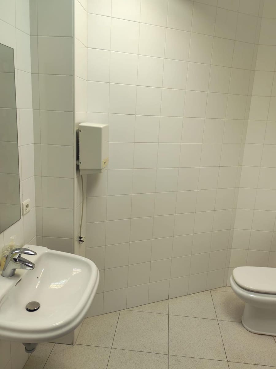 Erhverv til salg i Cordoba by - € 1.350.000 (Ref: 9901536)