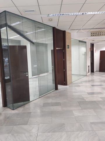 Erhverv til salg i Centro, Córdoba by - € 1.350.000 (Ref: 9901536)