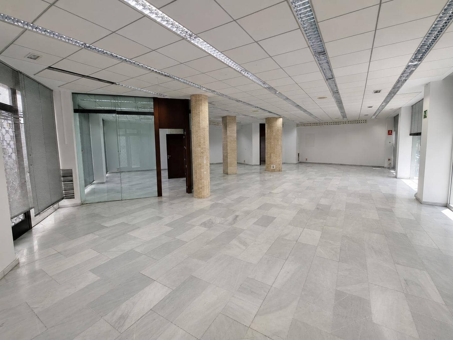 Erhverv til salg i Cordoba by - € 1.350.000 (Ref: 9901536)