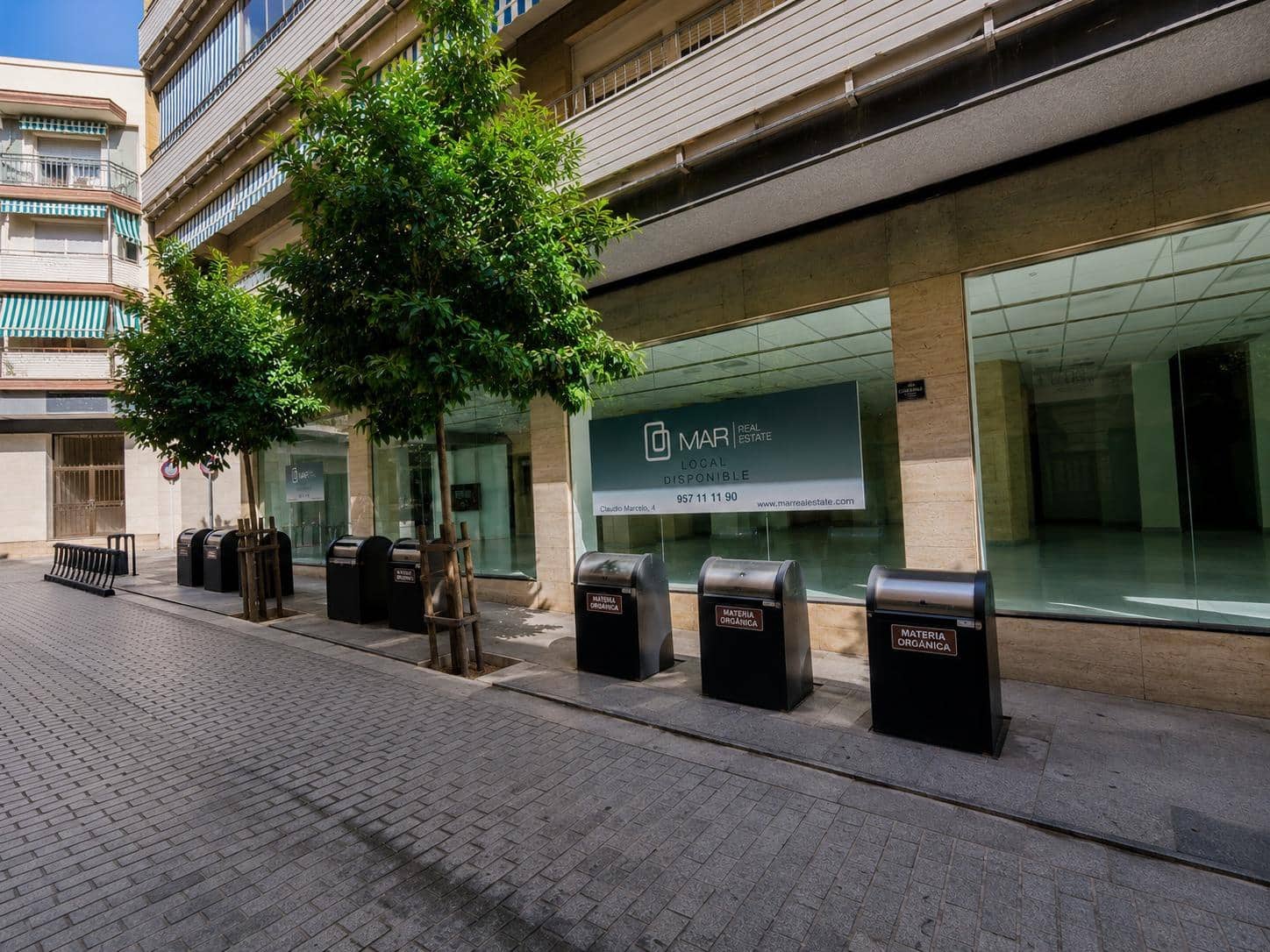 Erhverv til salg i Cordoba by - € 1.350.000 (Ref: 9901536)