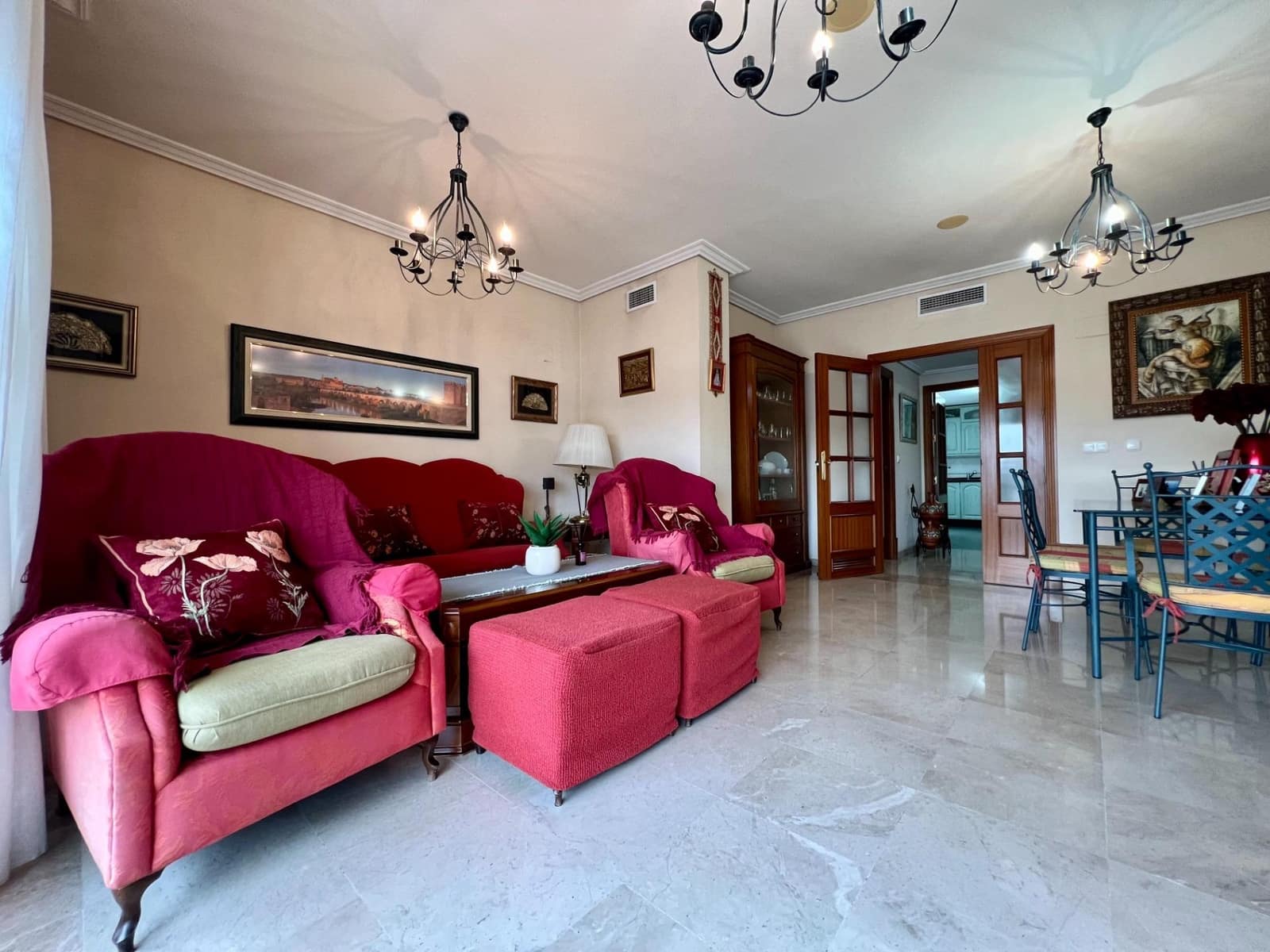 4 soveværelse Lejlighed til salg i Cordoba by med swimmingpool garage - € 375.000 (Ref: 9901539)
