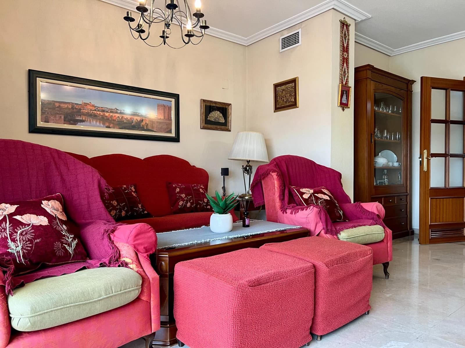 4 soveværelse Lejlighed til salg i Cordoba by med swimmingpool garage - € 375.000 (Ref: 9901539)
