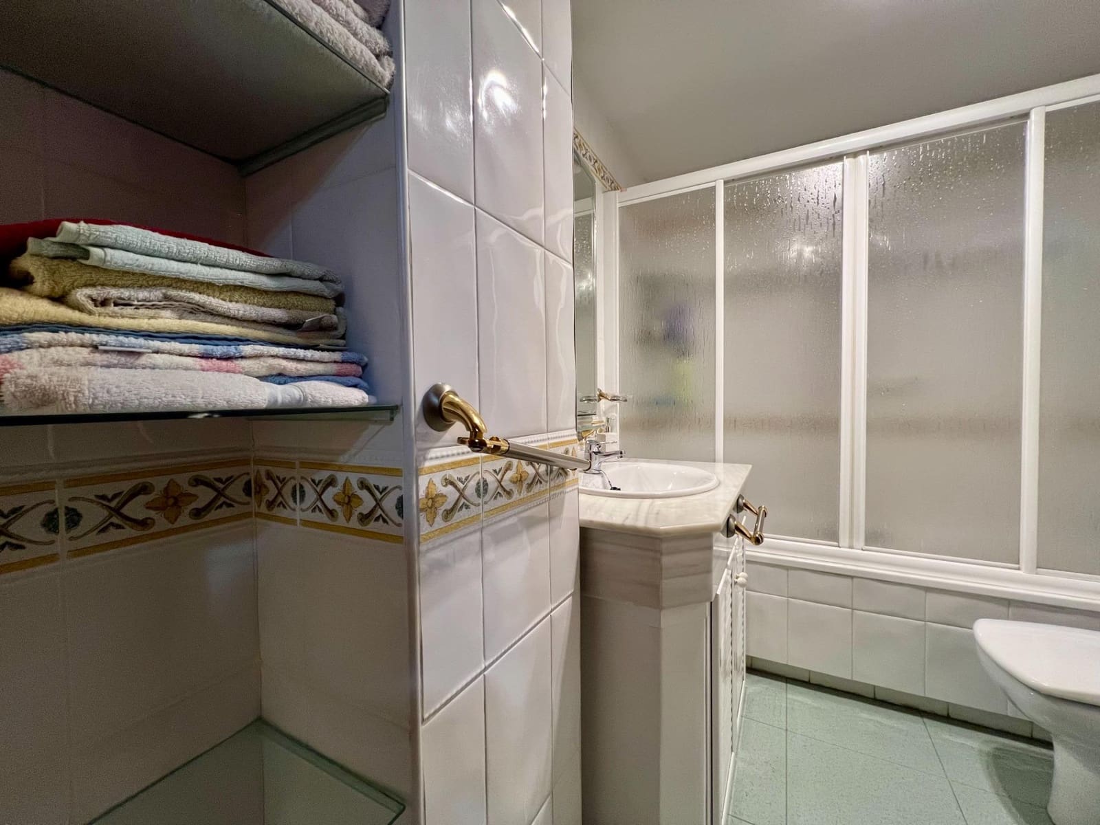 4 soveværelse Lejlighed til salg i Cordoba by med swimmingpool garage - € 375.000 (Ref: 9901539)