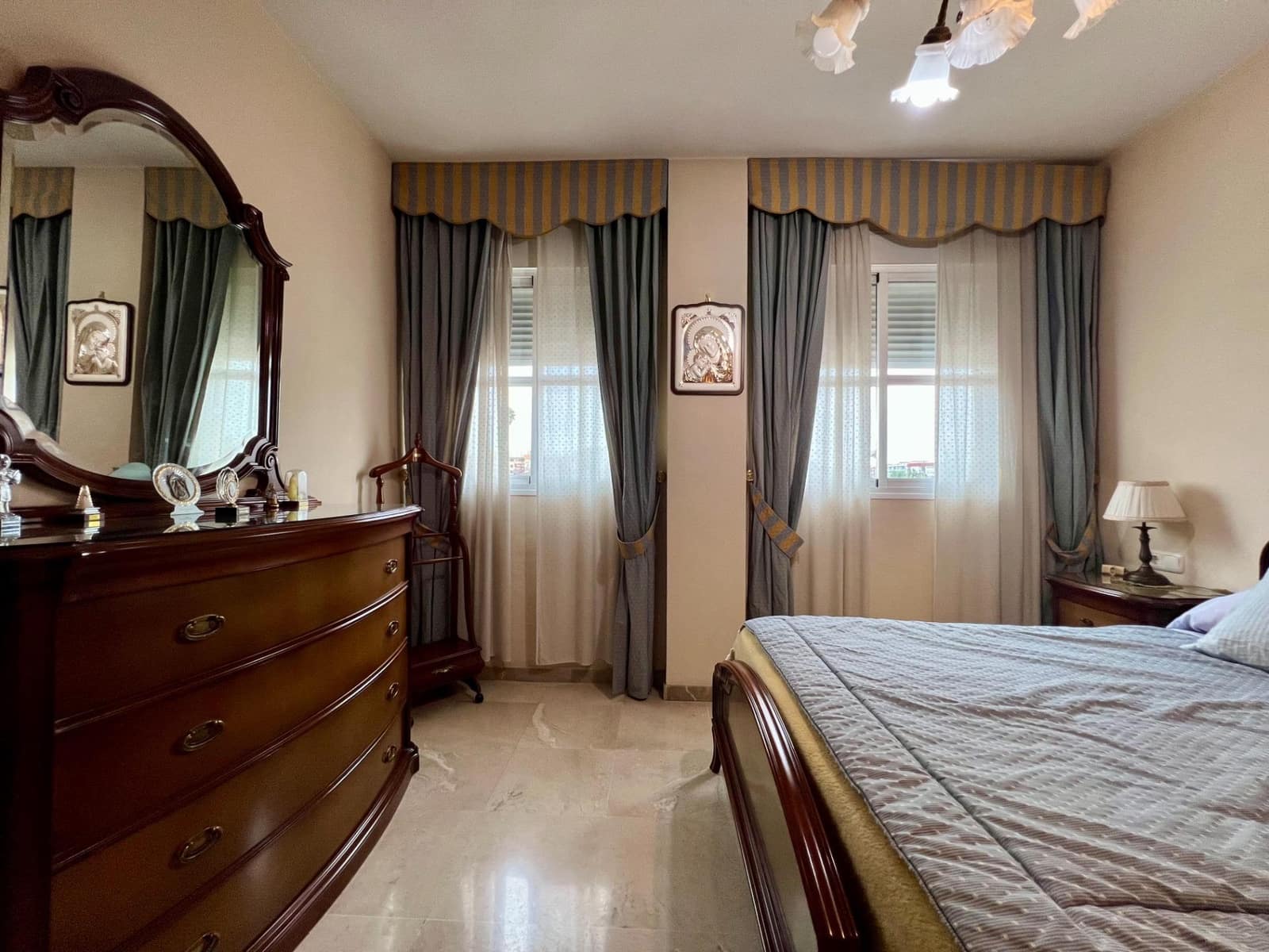 4 soveværelse Lejlighed til salg i Cordoba by med swimmingpool garage - € 375.000 (Ref: 9901539)