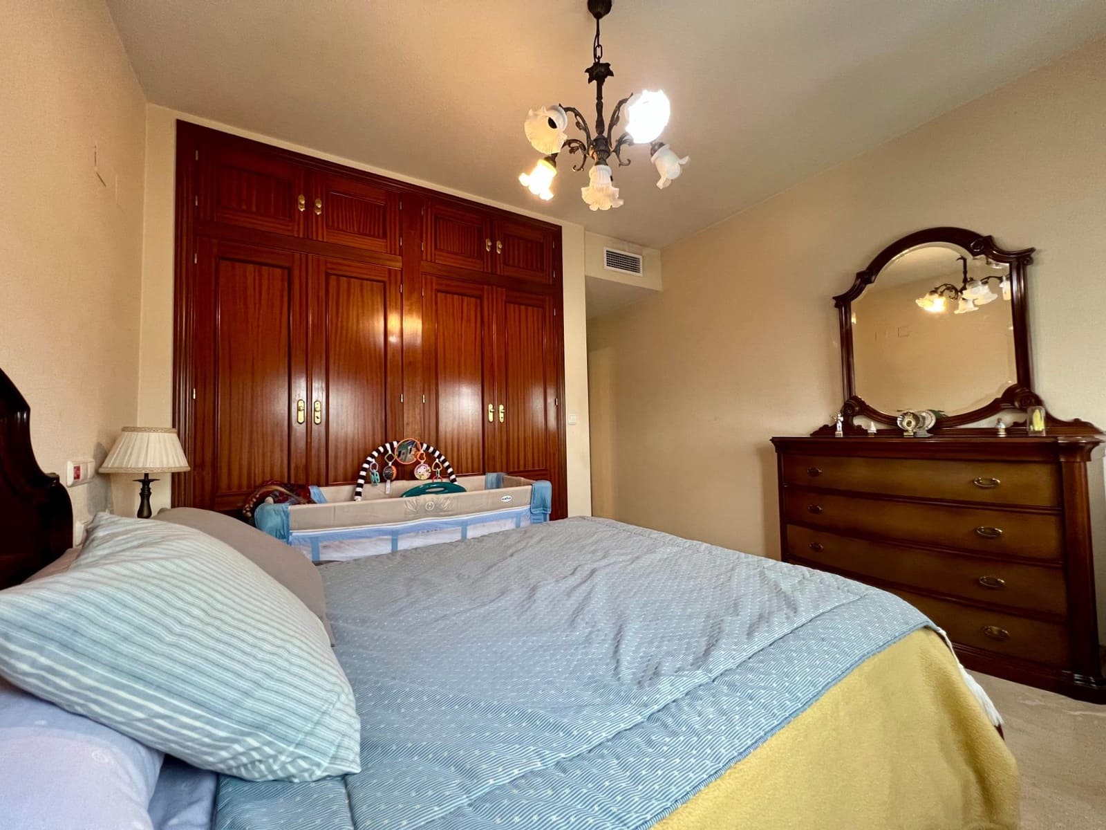 4 soveværelse Lejlighed til salg i Cordoba by med swimmingpool garage - € 375.000 (Ref: 9901539)