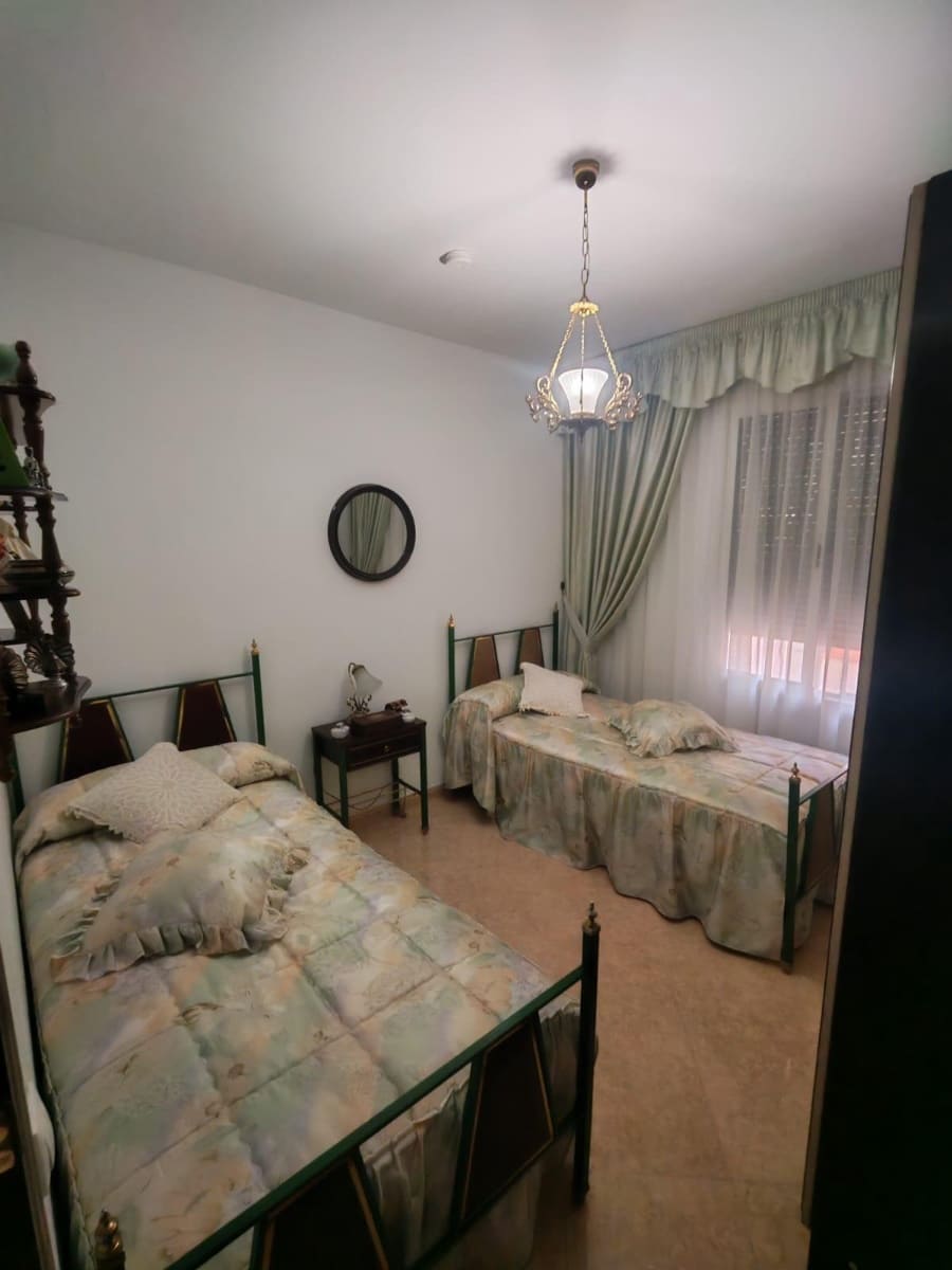 3 bedroom Flat for sale in Cordoba city - € 205,000 (Ref: 9901553)