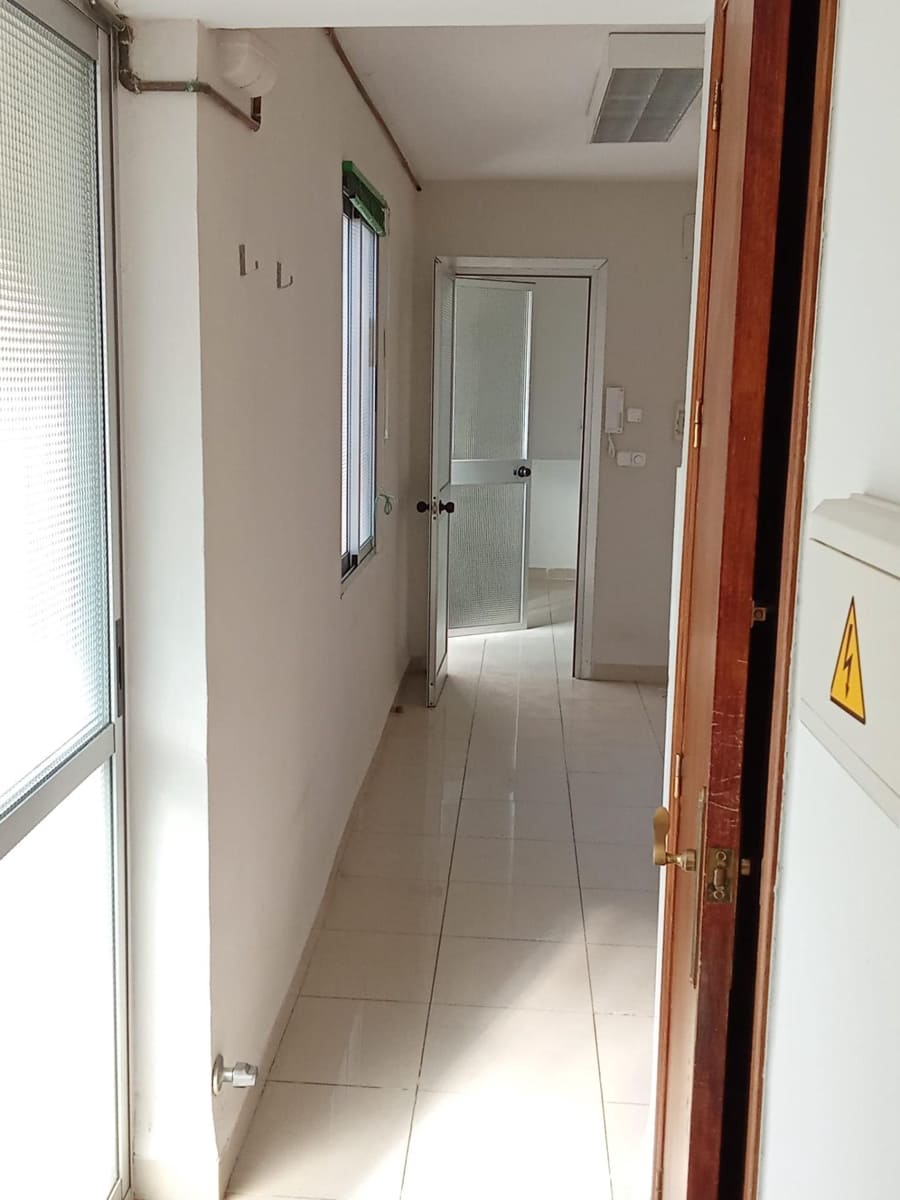 Erhverv til salg i Cordoba by - € 64.900 (Ref: 9901554)