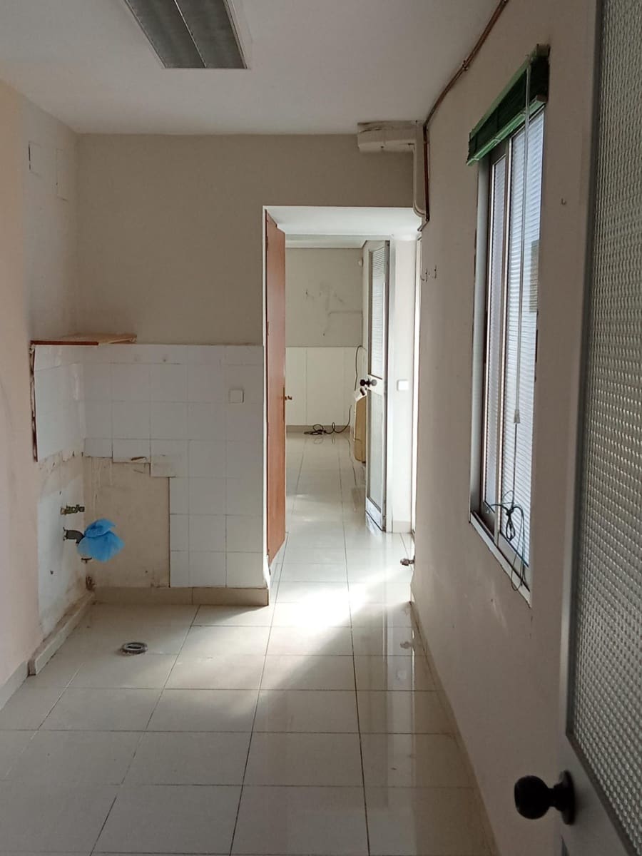Erhverv til salg i Cordoba by - € 64.900 (Ref: 9901554)